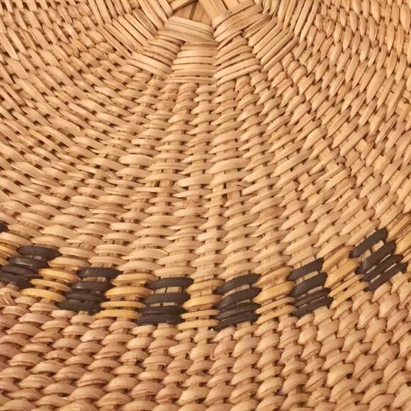 Handmade weaved basket Ghana centerpiece EUC - Picture 4 of 8